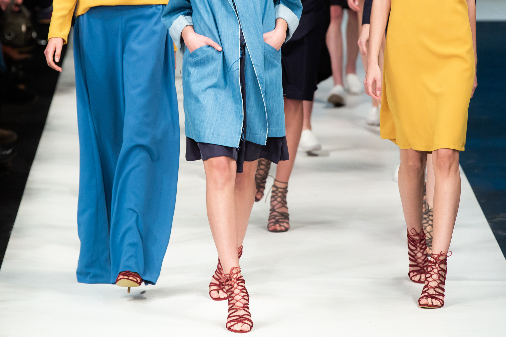 モデルになるための方法は?仕事内容・求められる資質