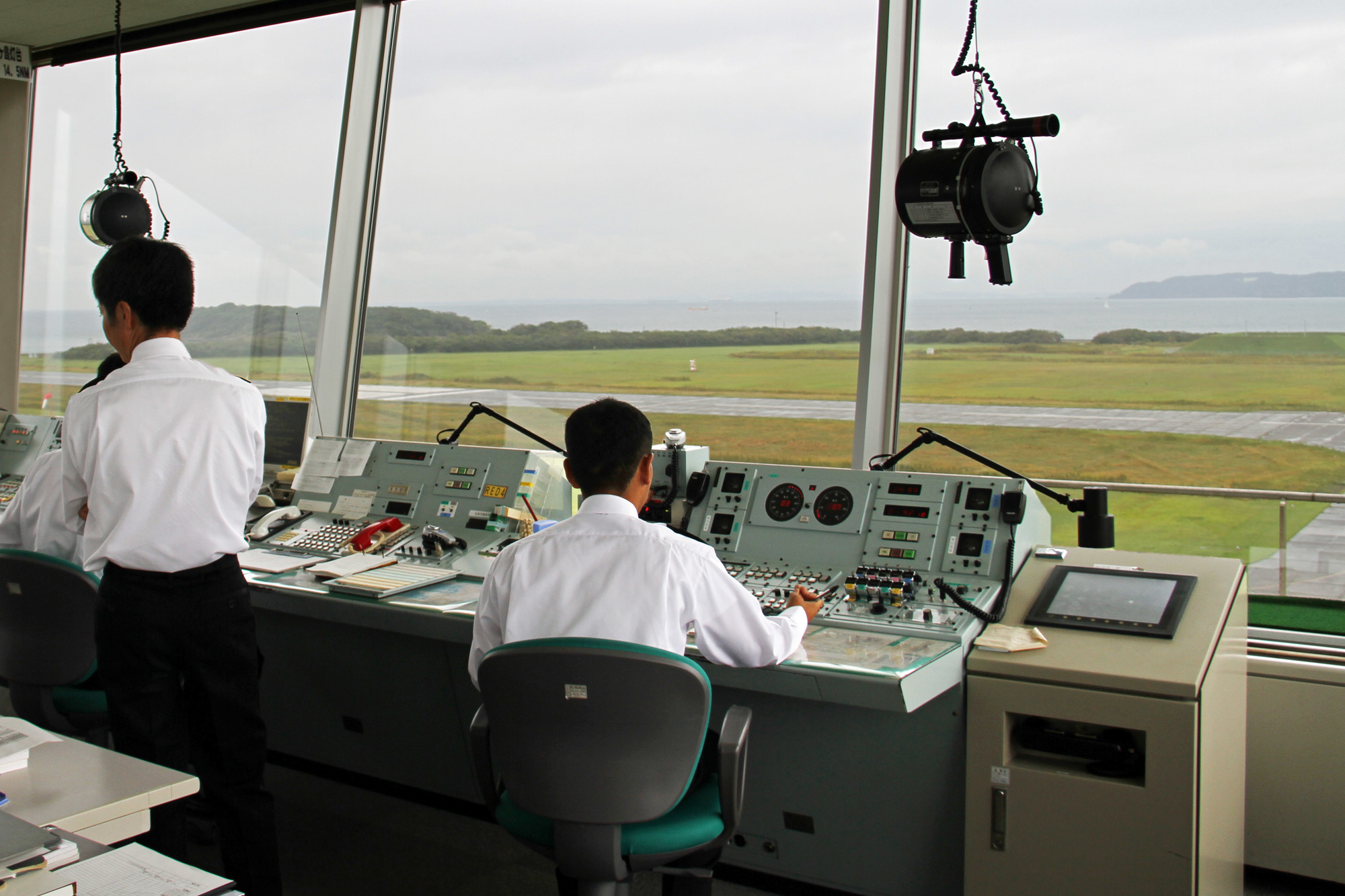 航空管制官になるためにはどうすれば良い？やりがいや年収 逆引き大学辞典