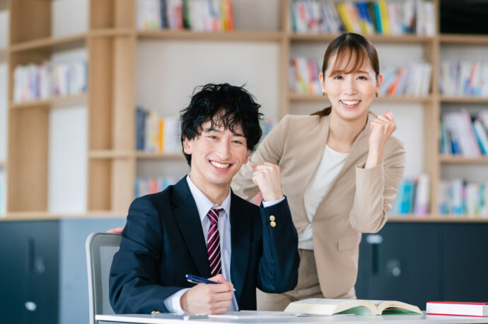 スカラシップ入試合格を目指す高校生と教師