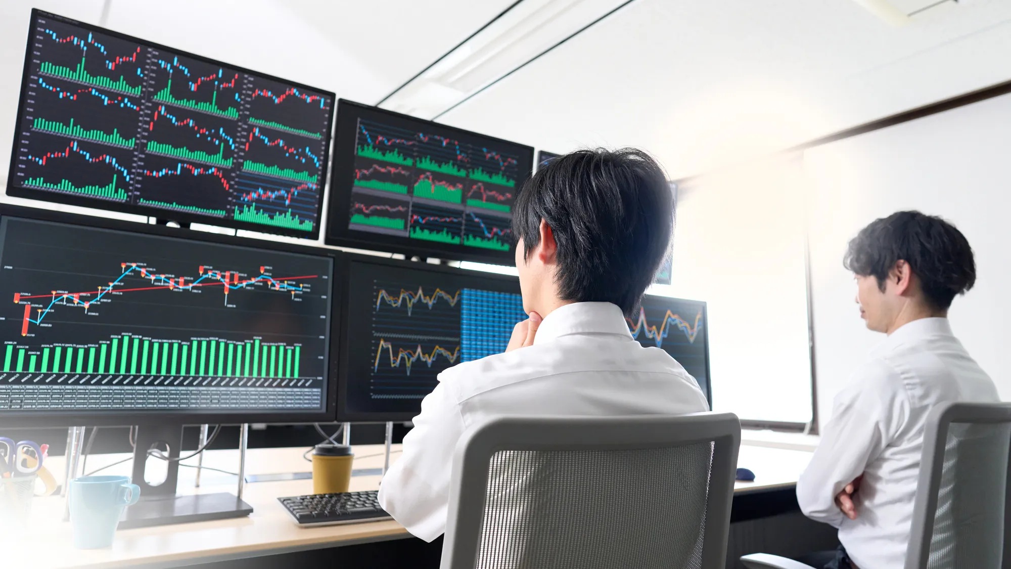 証券アナリストになるには？仕事内容や資格の難易度、目指せる大学について解説