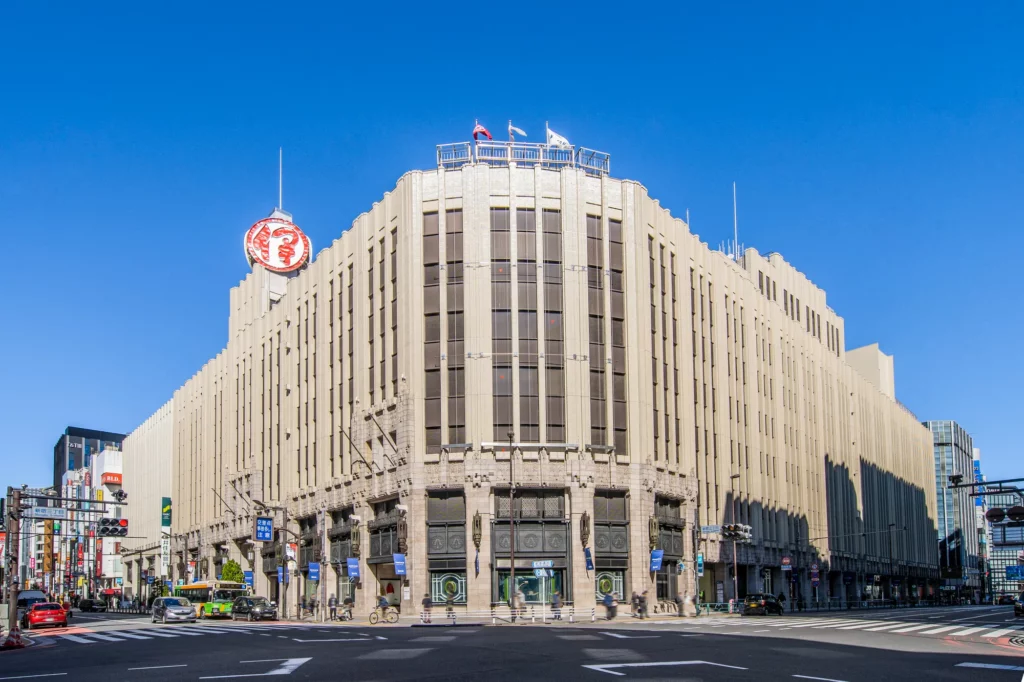 都市型の大きな百貨店