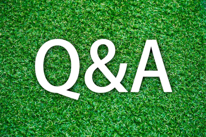 白いテキストの「Q＆A」