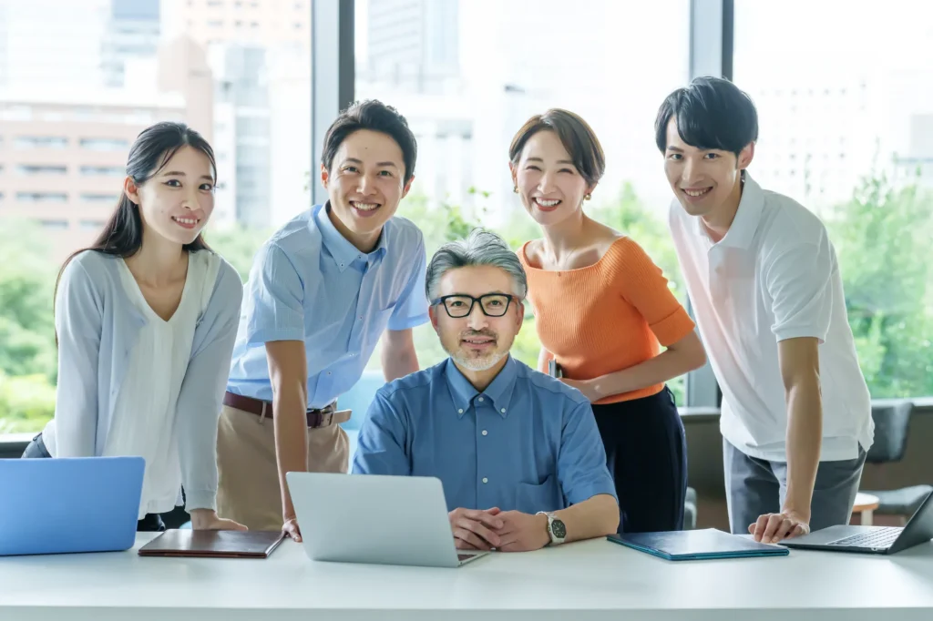 大学教授と大学院生たち