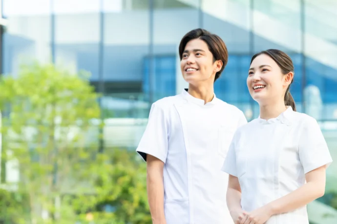 看護師を夢見る看護学部の学生たち