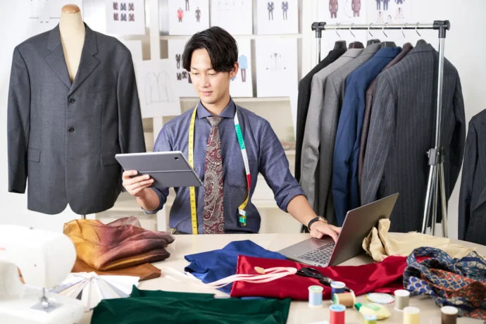 被服業界で働く男性